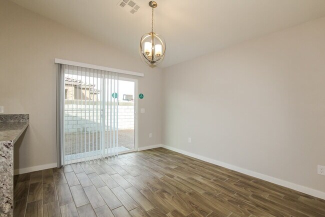 Photo - 8902 W Monroe St