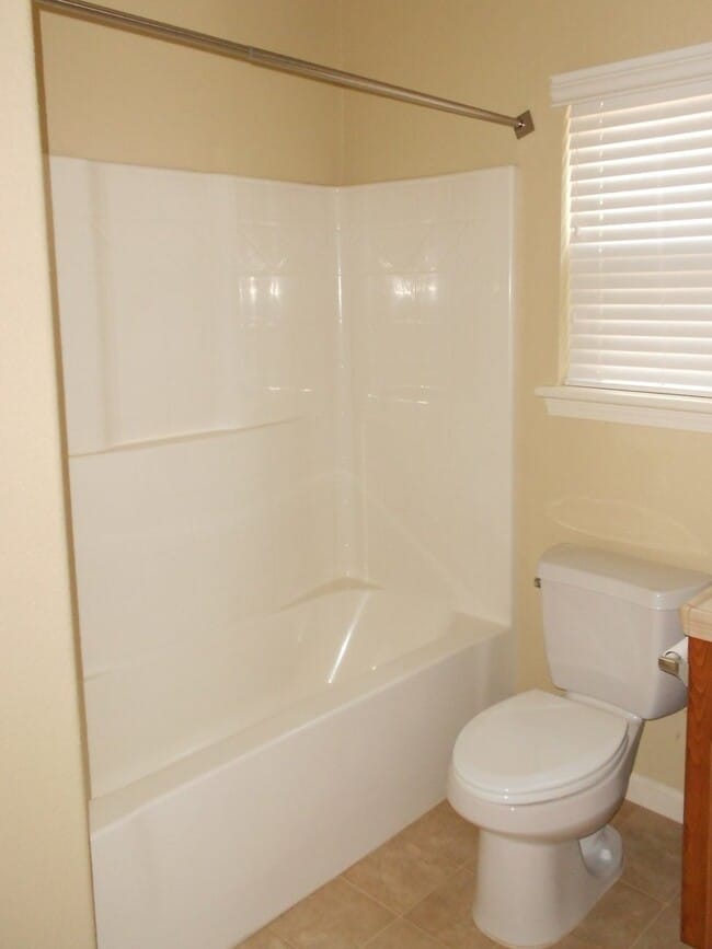 Photo - 3 bedroom 2 bath house in Yuba City