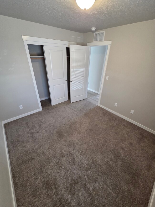 Photo - 17649 Desert Rdg Ave