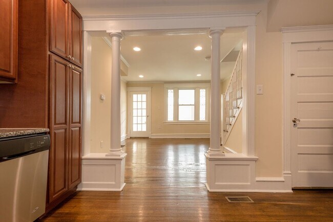 Photo - 537 E Penn St Unit A