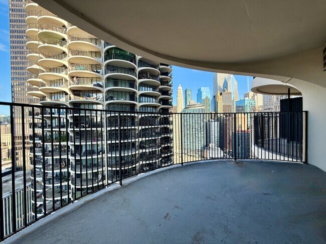 Photo - 300 N State St Unit 2907
