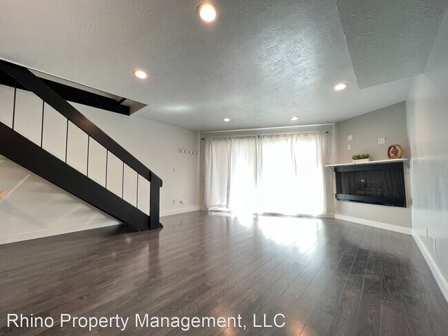 Photo - 1 br, 1 bath House - 5323 S Ben Davis Park