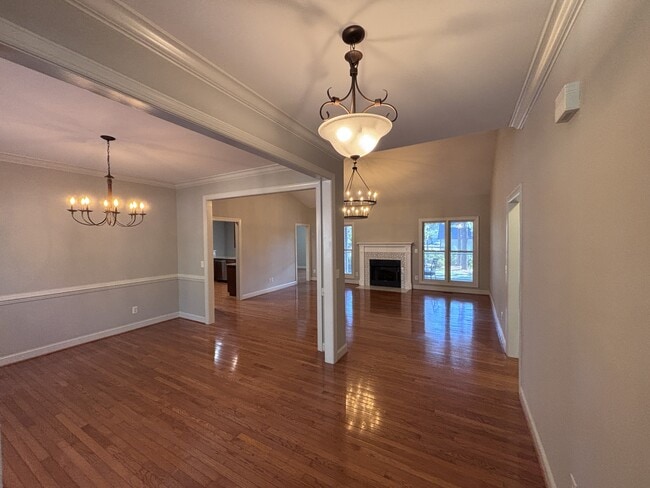 Photo - 420 Lake Forest Dr SE