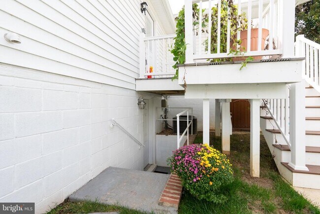 Building Photo - 7605 Hayfield Rd Rental