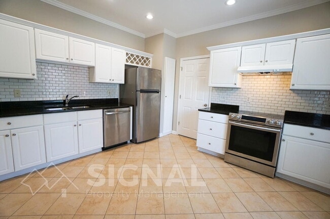 Photo - 2825-2827 7 Oaks Cir