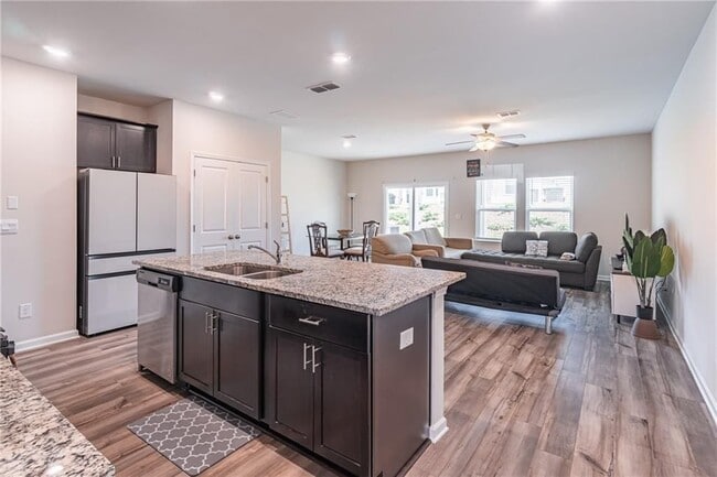 Photo - 1452 Villageside Ct