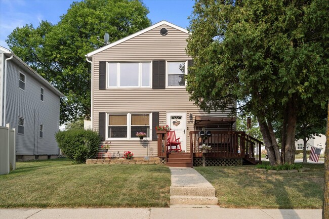 front of house - 3857 S 48th St Casa Adosada