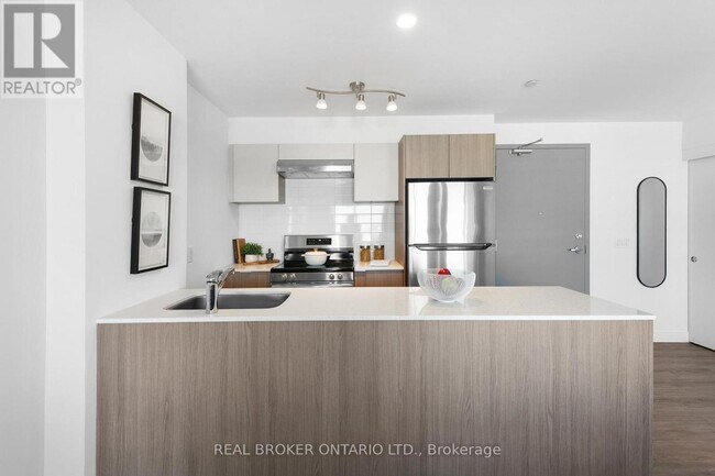 Photo - 100 Manett Crescent