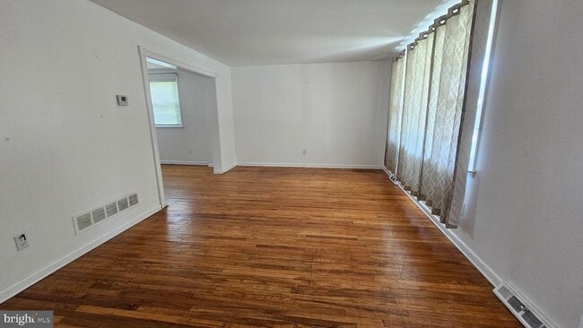 Photo - 328 Rees Dr
