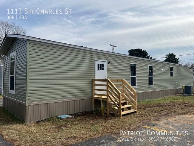 Photo - 1113 Sir Charles St