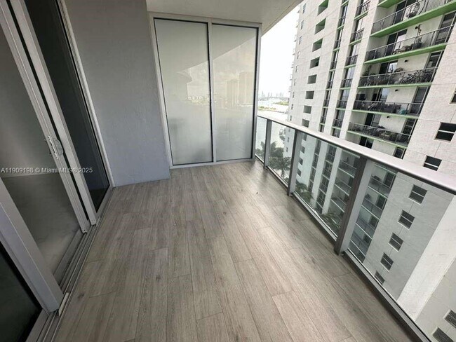 Photo - 488 NE 18th St Unit 2004