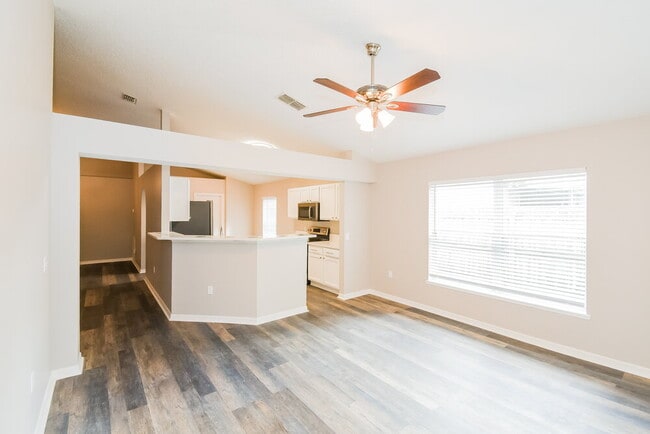 Photo - 8892 Merseyside Ave