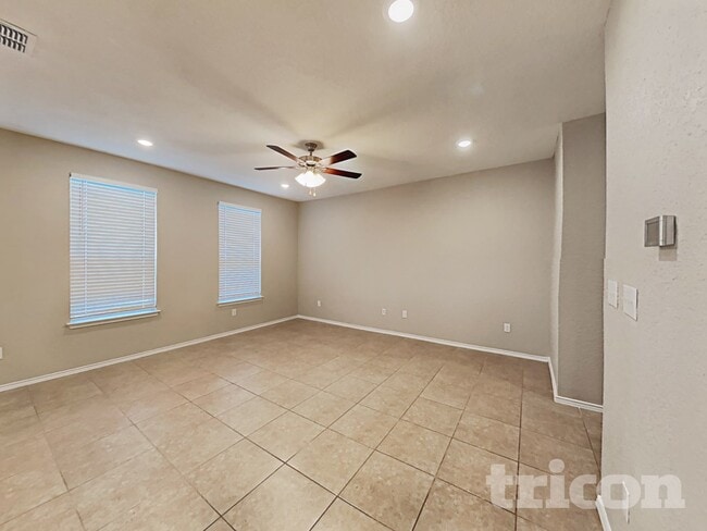 Photo - 4327 Spirit Star Dr