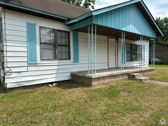 Building Photo - Newly renovated Rental