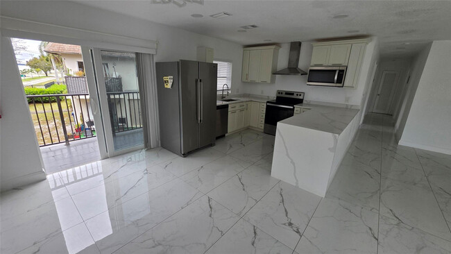 Photo - 5332 NW 18th St Unit 3-X