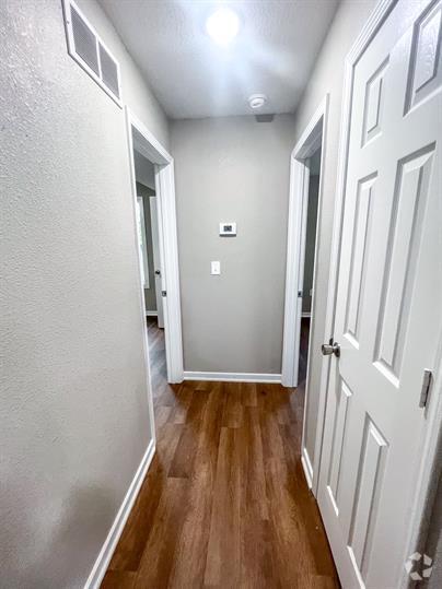 Building Photo - 502 W Culton St Rental