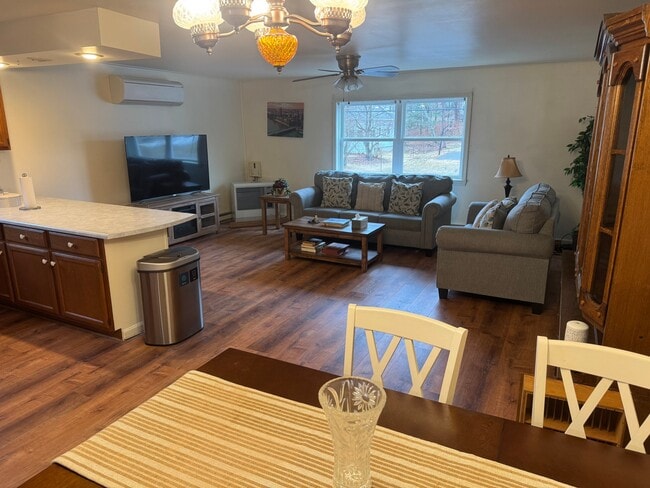 657 Maine Ave Unit 3