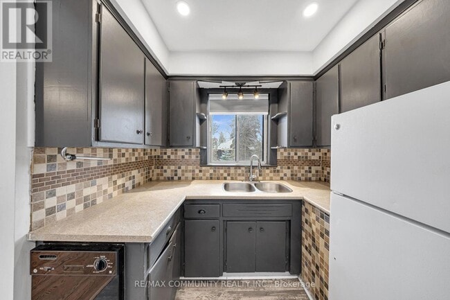 Photo - 29 Greenock Ave