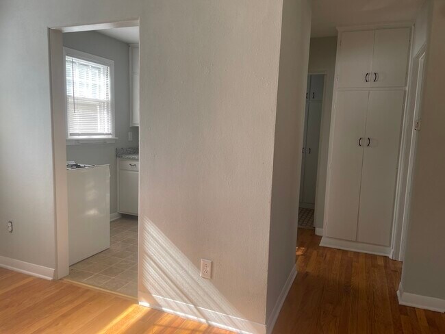 Photo - 100 E Stewart Rd Unit 8