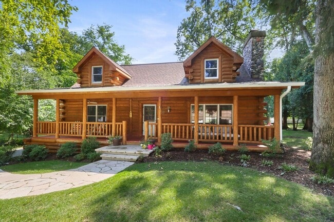 Building Photo - Lake Geneva Furnished Cabin Near Beach Ava... Rental
