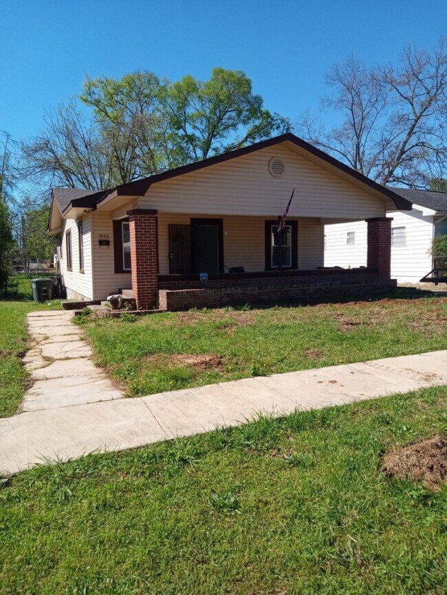 Photo - 1633 51st St Ensley House