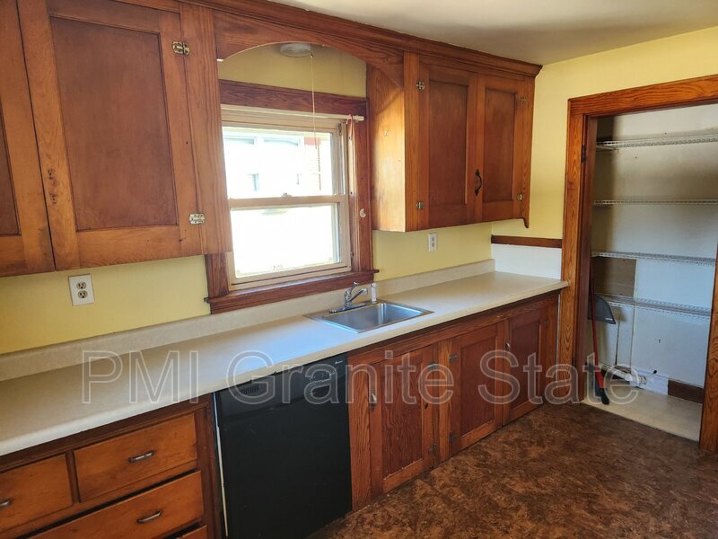 162 Beech St Condo Unit 2 Condo for Rent in Manchester, NH