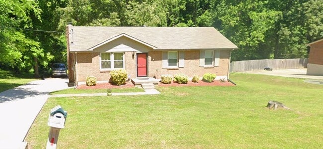 Building Photo - 3 Bedroom Dog Friendly Home For Rent Near Heritage Park!