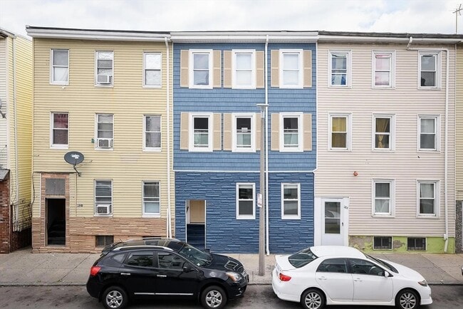 Building Photo - 182 Marion St Unit 1