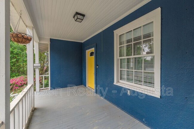 Photo - 2056 McDowell St