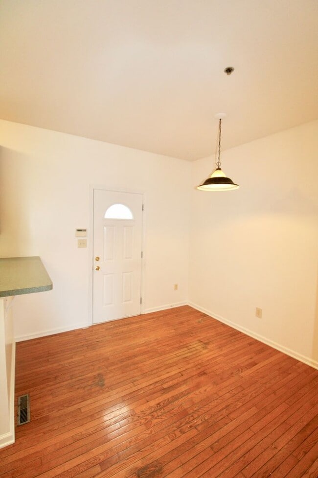 Photo - Spacious 3 Bedroom on 3rd St