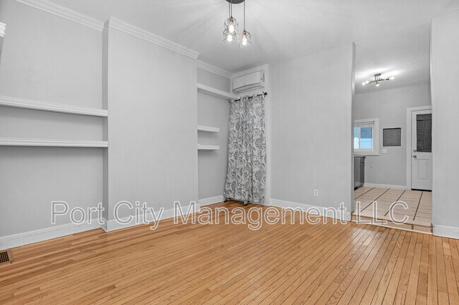 Photo - 430 W 23rd St