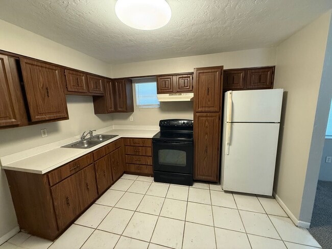 Photo - Cute 3/1 with Fenced Yard!