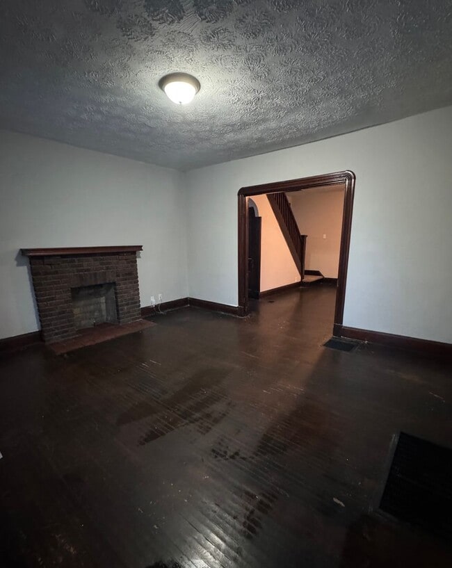 Photo - 1147 Heaton St