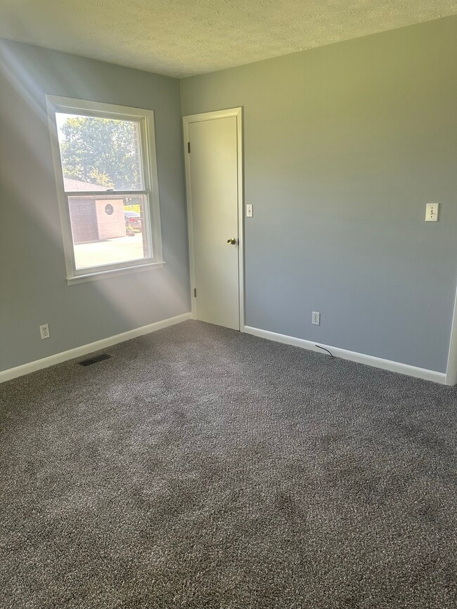 Photo - 107 Hillwood Dr
