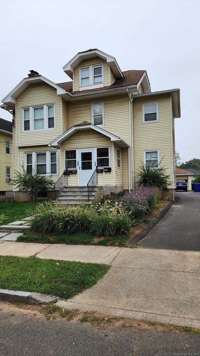 99 Beverly Rd Apartment Unit 3 West Hartford, CT