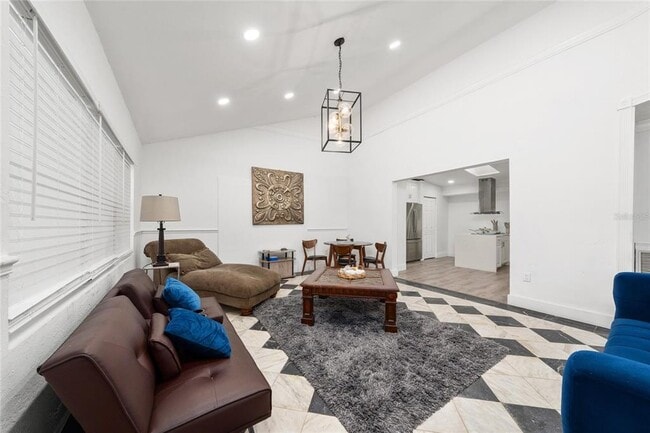 Building Photo - 711 Briarcliffe St Unit B
