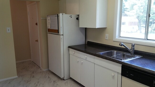 Photo - 4002 Blackpool Rd