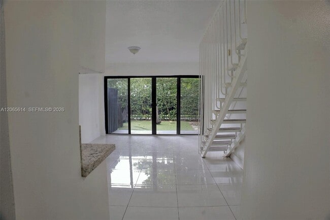4271 NW 11th St Unit 4