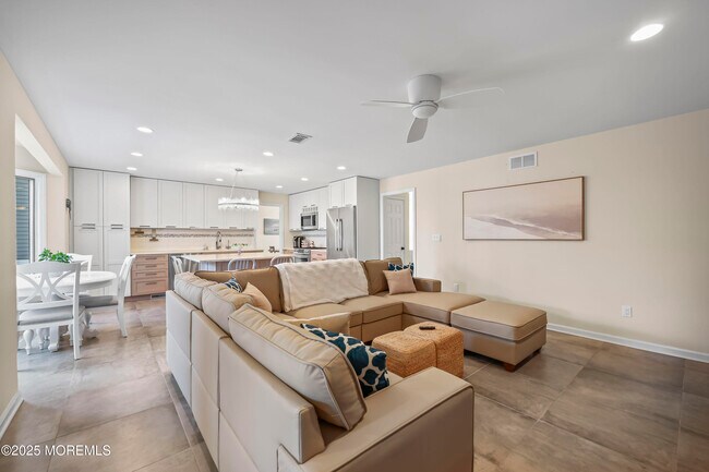 202 2nd Ave