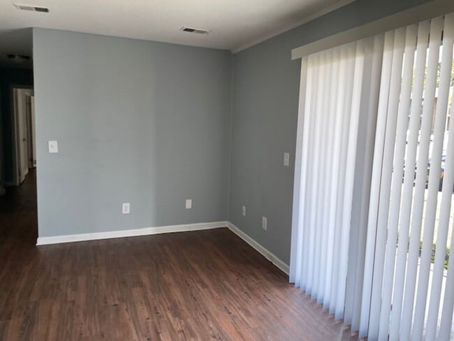 Photo - Walkable Downtown Lexington Condo | First-Floor 2BR in Shadow Moss