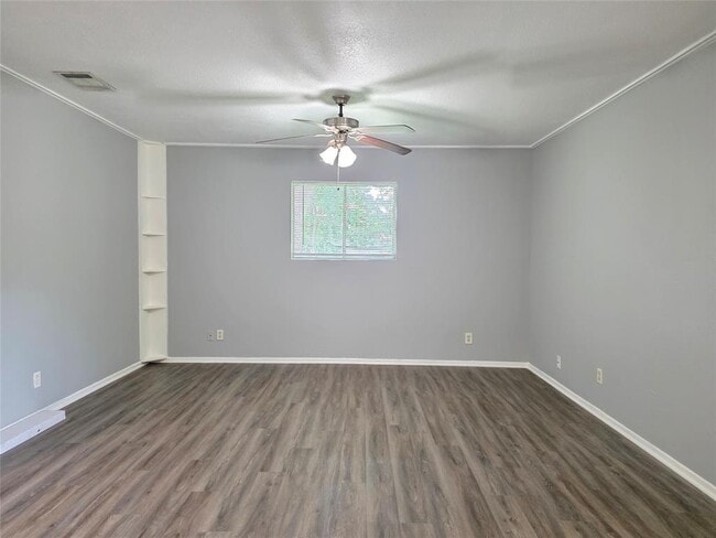 1811 Magnolia Dr