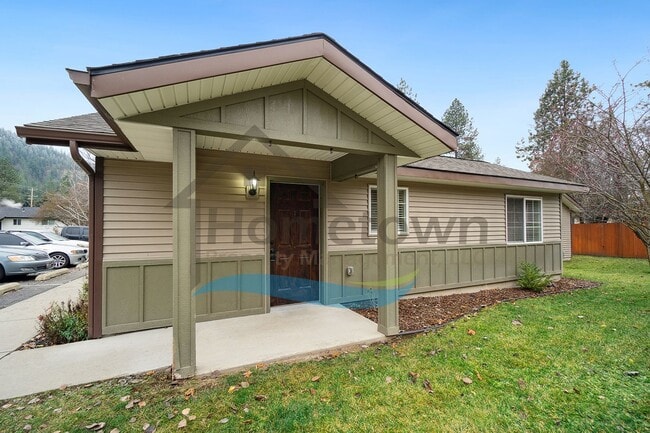 Building Photo - 1 Bedroom 1 Bath Cottage with Off Street P... Rental