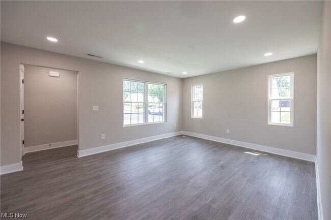 Photo - 1836 E 294th St