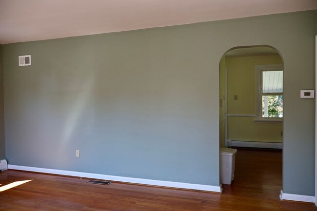 Photo - Bungalow in Penn Manor : 2bd/1ba