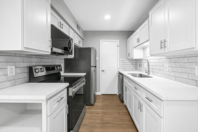 Photo - 7555 Katy Fwy Unit 146