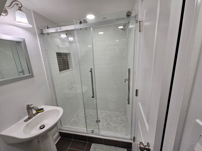 Photo - 2402 Parkers Ln