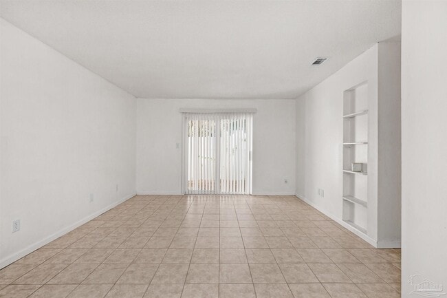 Building Photo - 1555 Green Briar Pkwy