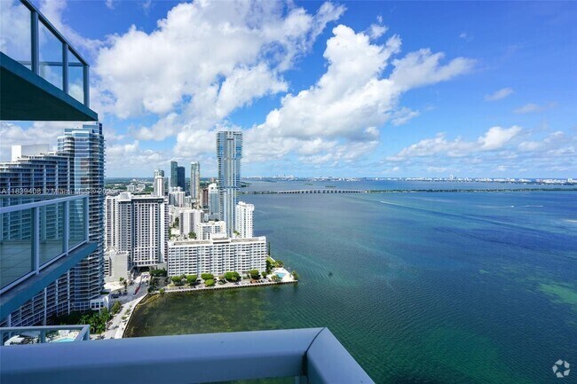 Building Photo - 1900 N Bayshore Dr Unit 3902 Rental