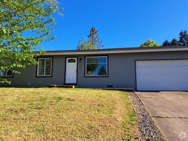 Building Photo - Green area 3 Bedroom 2 Bath with Garage Rental