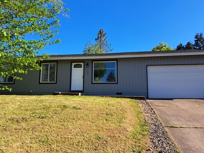 Green area 3 Bedroom 2 Bath with Garage - Green area 3 Bedroom 2 Bath with Garage House